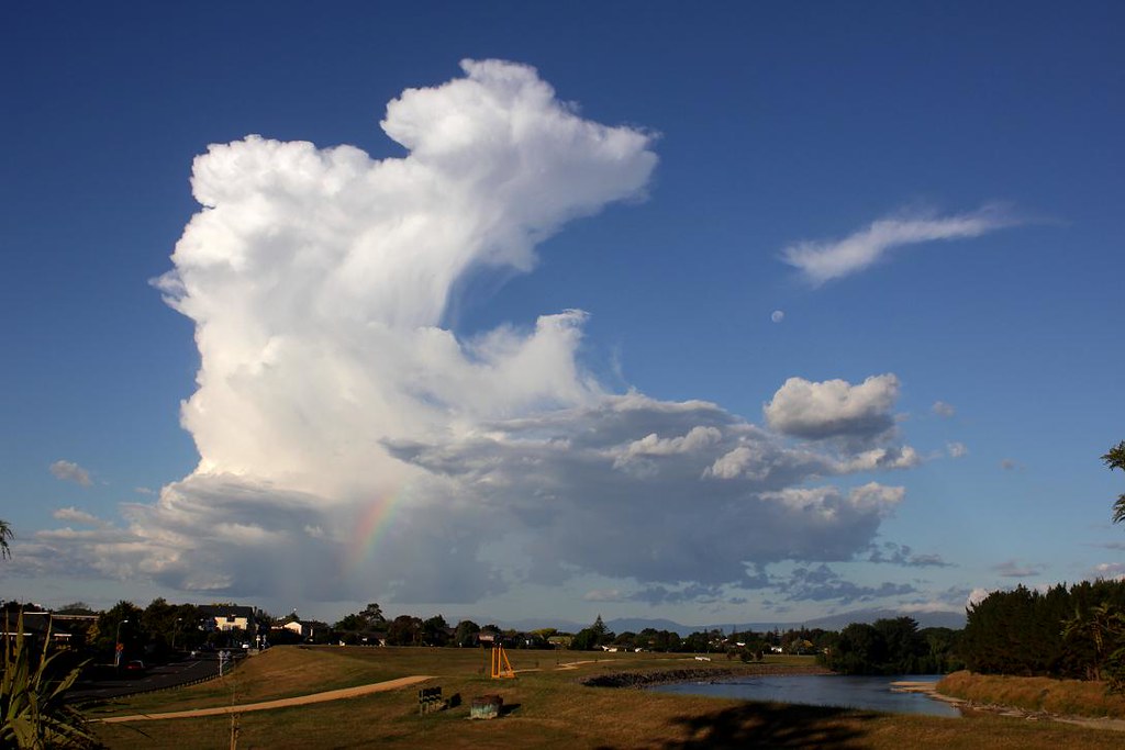 Towering cumulus build-up of the kind that drives the convective weather over Lake Victoria near Kisumu
